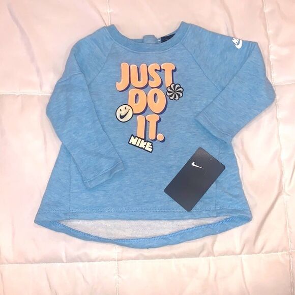 Nike sweatshirt   - Picture 1 of 3